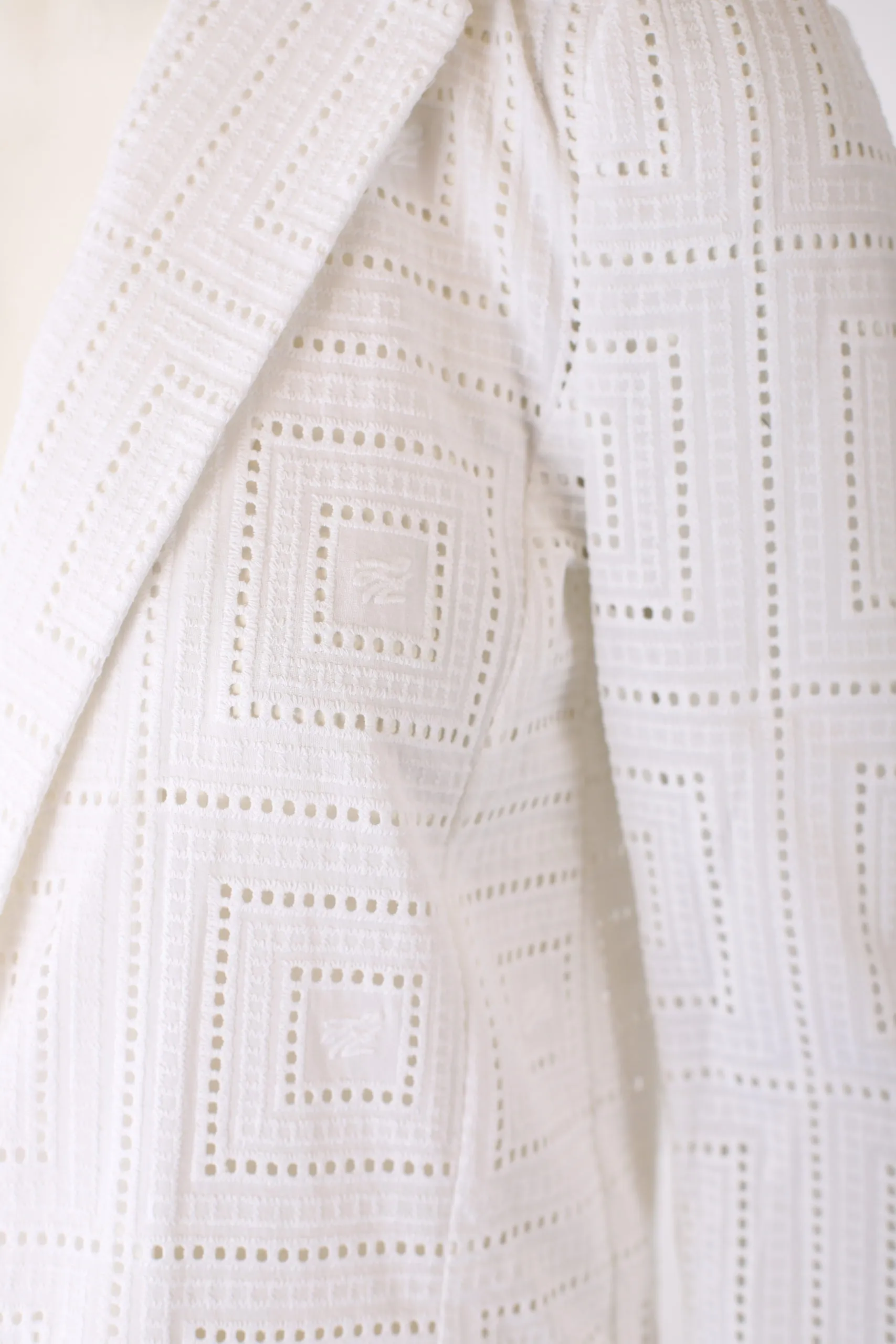 Blazer blanco bordado