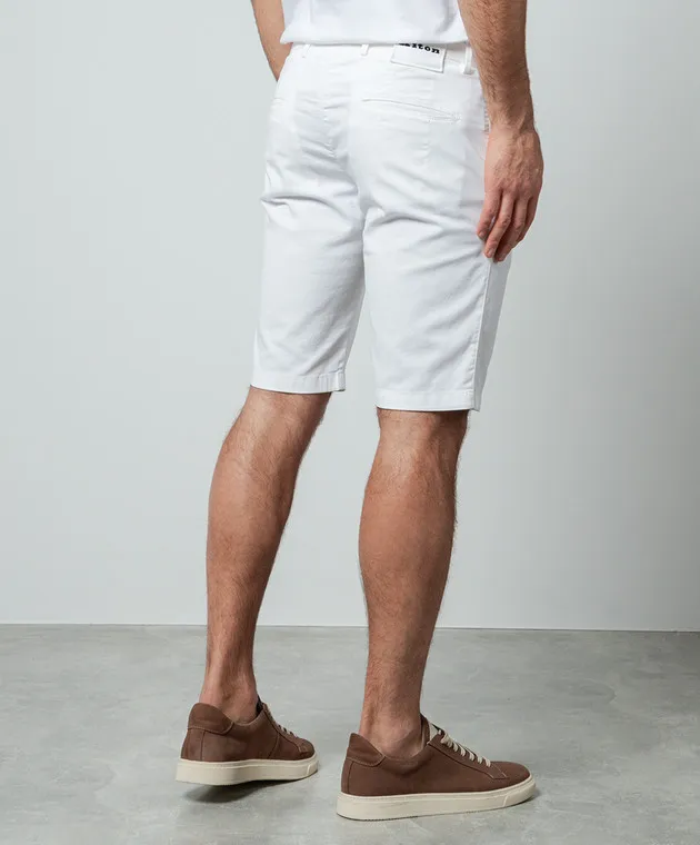 Kiton White shorts with silk