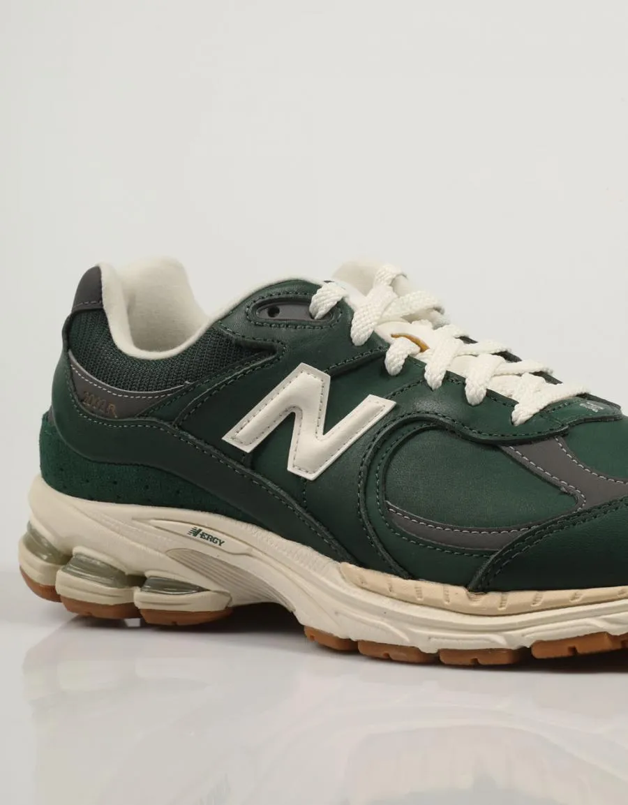  sneakers NEW BALANCE M2002 RVI-GREEN 83449